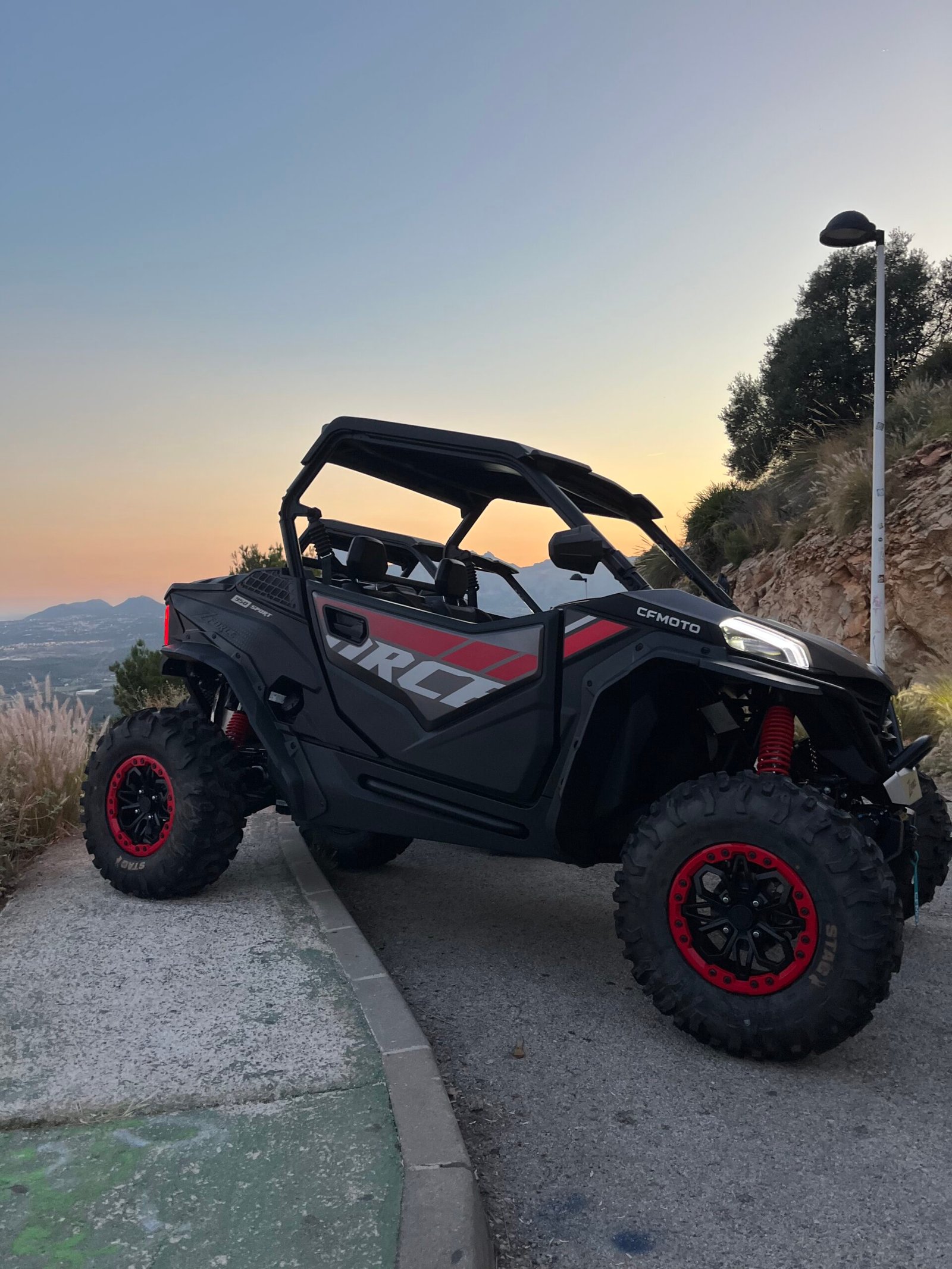 Buggy 2 plazas individual CF Moto UForce 950cc