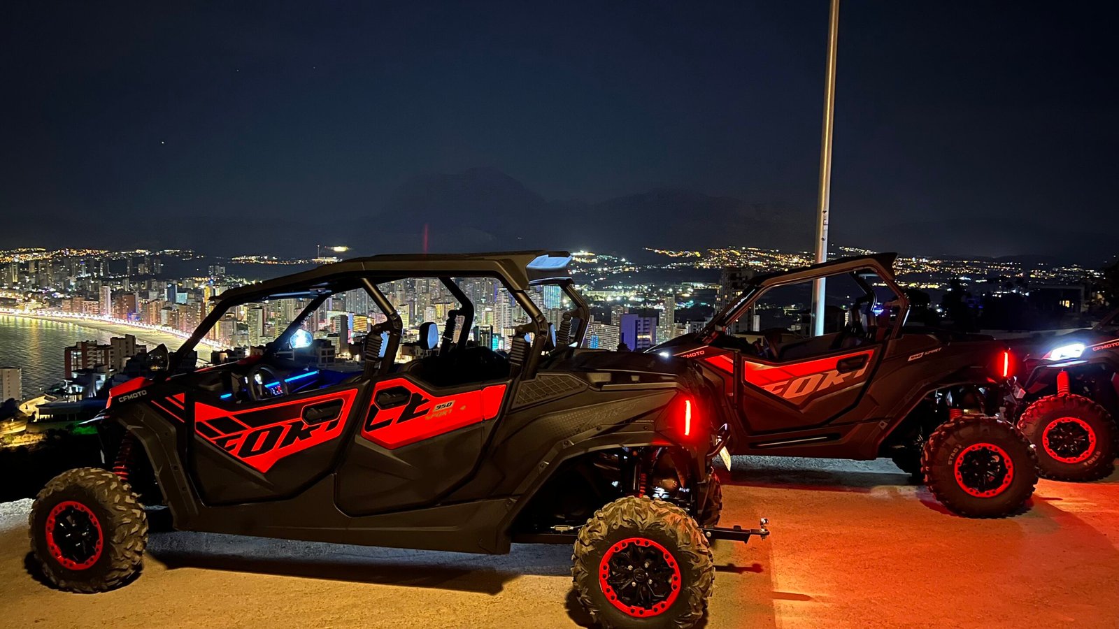 Buggies en el mirador Cruz de Benidorm ruta nocturna